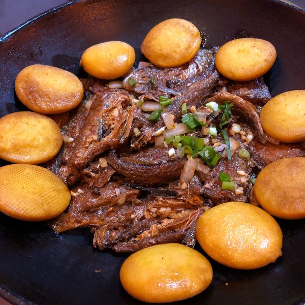 锅贴饼子炖海杂鱼 ￥ 49