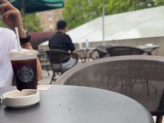 -星巴克(西藏路店)