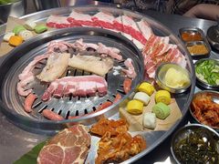 -哈哈碳都·牛肋条无限自助烤肉(宝龙店)