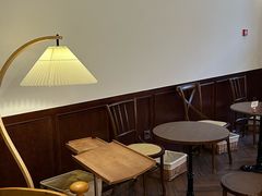 -Café Monson
