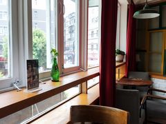 靠窗位-雕刻时光咖啡馆(南院门店)