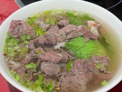 吊龙粿条汤-潮汕·草根牛肉档(上海荟聚城市集市店)