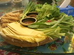 -闯关东东北农家菜(崂山石老人店)