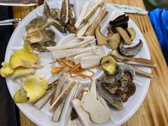 -菌之家·专业纯野生菌火锅·特色炒菌