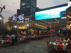-刘姐啤酒鱼民族演艺餐厅(西街总店)
