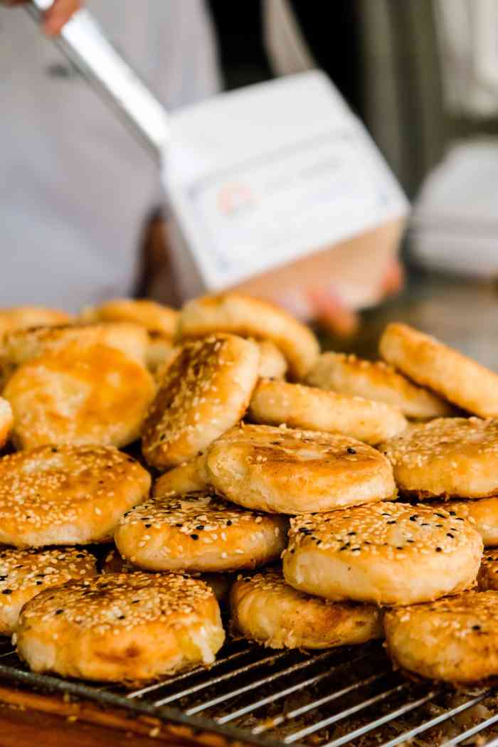 陈记香酥板栗饼(长青南路店)-"[薄荷]环境:长青南路上的一家小店,小.