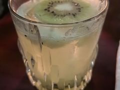 -毛毛虫酒吧