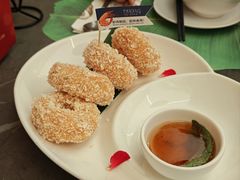 炸虾饼配泰国梅子酱-帕蓝·暹罗料理(大学路店)