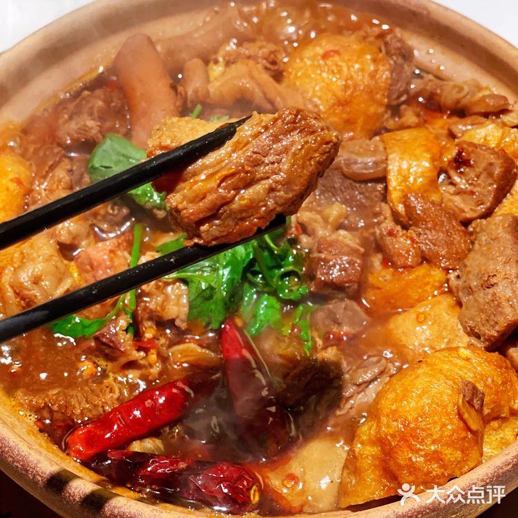 深圳美食探店 | 超大块的牛腩牛杂煲[色]一次吃到爽💥