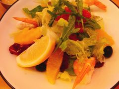 香橙蟹籽大虾沙律-MR.ROCKY洛奇先生RESTAURANT&BAR(宝安壹方城店)