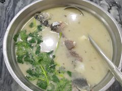 鲫鱼汤-红星光发煲仔饭(大石街店)
