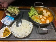 铁锅汤三文鱼头-石屋料理(南京西路店)