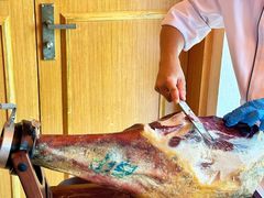 -香格里拉鱼跃地中海西餐厅·牛排披萨