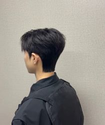 -一家只做男发烫染的店
