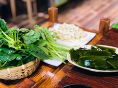 -陆记牛庄·碳锅龙虾烧烤(爱上花园店)