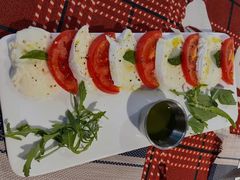 新鲜水牛芝士配番茄-Primo·丽莫意大利窑烤披萨