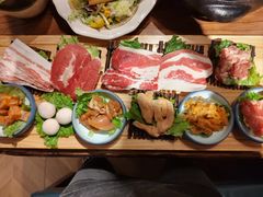 -明洞阿姨·韩式酱蟹烤肉·创意料理(三元桥店)