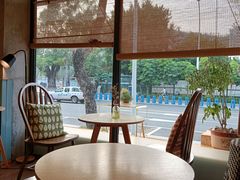 靠窗位-251#coffee roasters(沿河东路店)