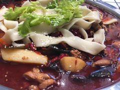 -晓彭肥肠鸡·泡椒鸡火锅(水木天地店)