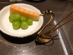 餐前果盘-海派悦庭·海胆烧麦·新融合菜(凯德广场店)