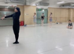 -艾薇芭蕾艺术中心