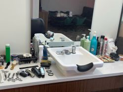 -理昂男士理发店 Barber shop