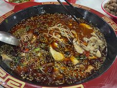 -烧哥美蛙肥肠鱼火锅·十五年社区店