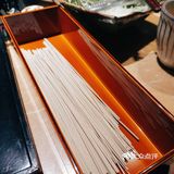 这个价格真是可以。酒店六层都是餐厅，坐电梯直达