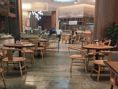-华邑酒店·鲜艳全日自助餐厅