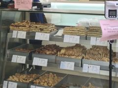 面包甜点陈列柜-上海哈尔滨食品厂(淮海中路店)