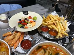 -W COLLECTIVE  DESSERT SHOP