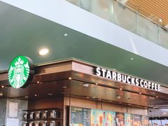 门面-星巴克(浦东机场T2到达店)