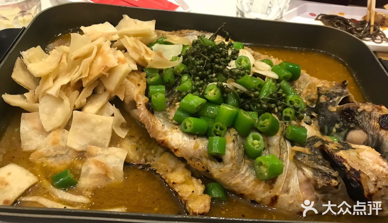 之前喜欢买藤椒的，这次试了荔枝香辣，味道也很好