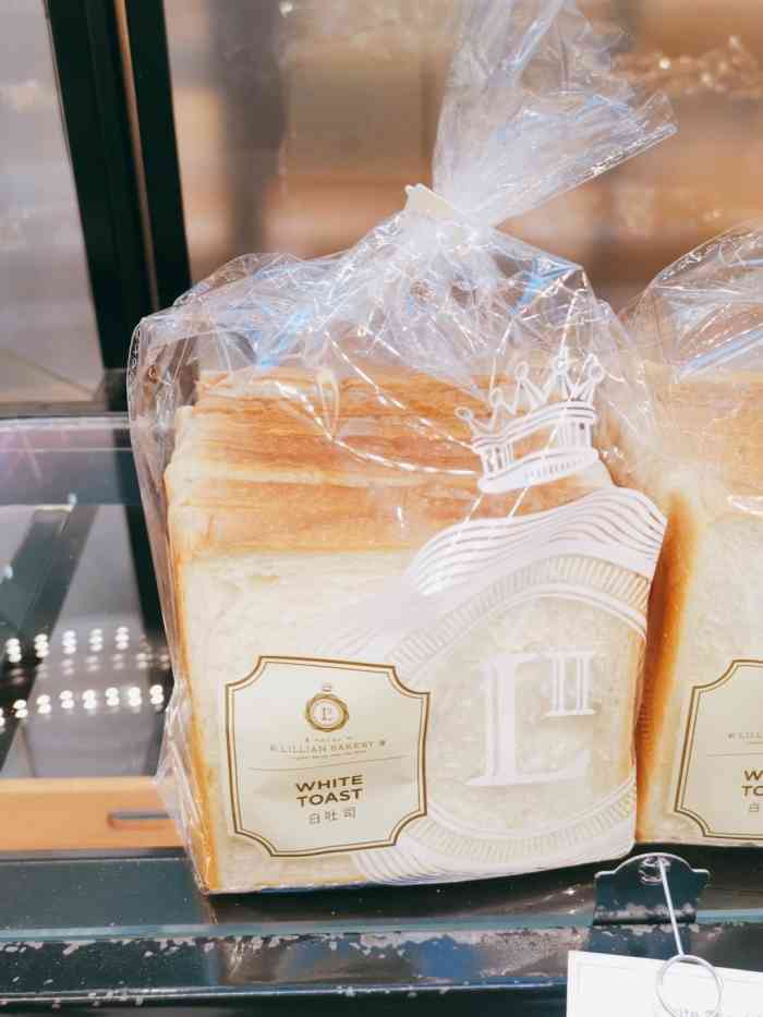 莉lillian bakery莲(奉贤店)-"[薄荷]环境:去吃饭路过这家店 视线掉到