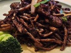 -八府香鸭·啫啫煲(华山路店)