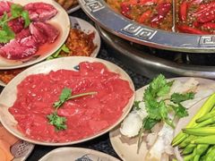 -洞亭火锅(防空洞总店)