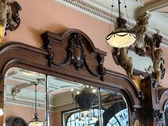 -Majestic Café