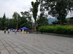 -峨眉山报国寺