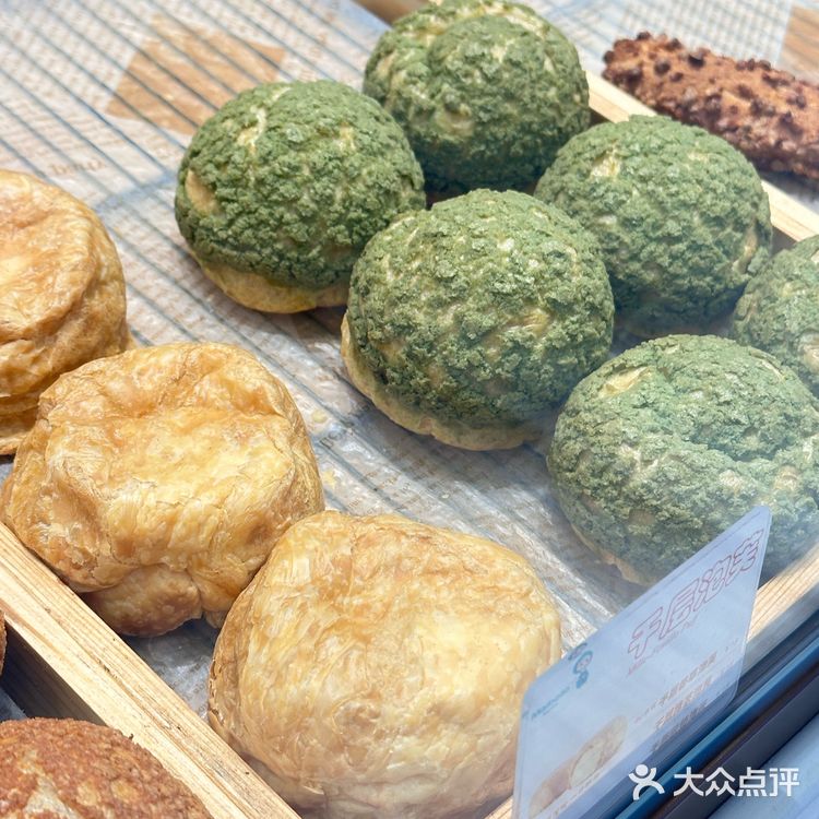 🍮麦焙乐泡芙，招牌脆皮奶棒很好吃