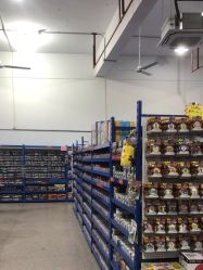 -逝水玩具折扣店