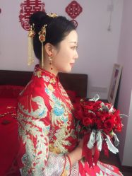 -艾米丽婚纱礼服