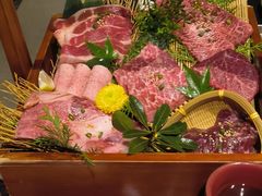 -山川小町·极番烧肉(新地假日广场店)