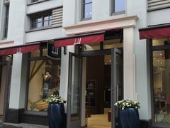 -MCM(比斯特上海购物村店)