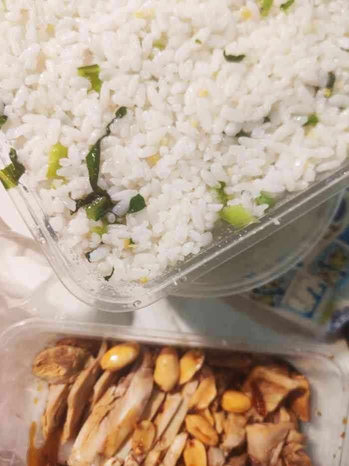 黄山菜饭骨头汤(高沙路店)-"中午在家点的外卖,不辣的口水鸡套餐,还挺