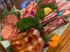 黑牛六拼-明洞阿姨·韩式酱蟹烤肉·创意料理(三元桥店)