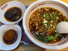 -呷佬·长沙手工米粉(金沙江路店)