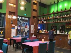 -香巴拉云南餐厅(华莱坞店)