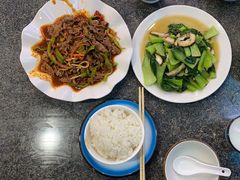 -何猫特色黄焖羊肉