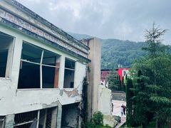 -四川汶川特大地震漩口中学遗址