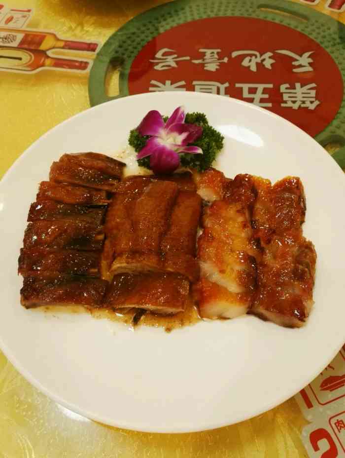 打分 今日与朋友一齐去小新塘玩,这间美食味道一流,服务态度好,烧味
